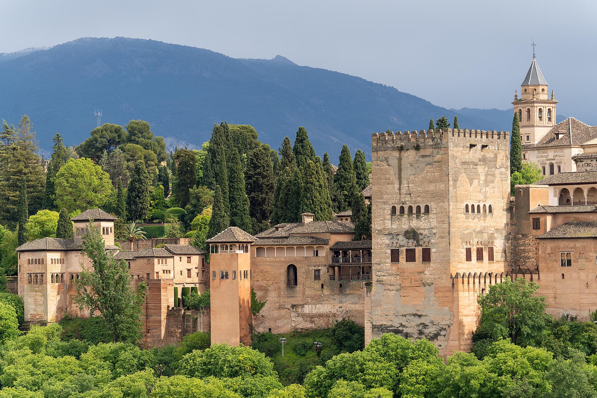Eclipse solaire totale entre Méditerranée et Atlantique